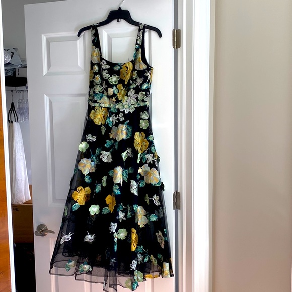 Current season NWT Marchesa Black Tulle Embroidered Floral Tea Length Gown. - Picture 4 of 13